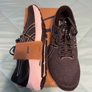 NWT Men’s ASICS GT-2000 10 in size 11